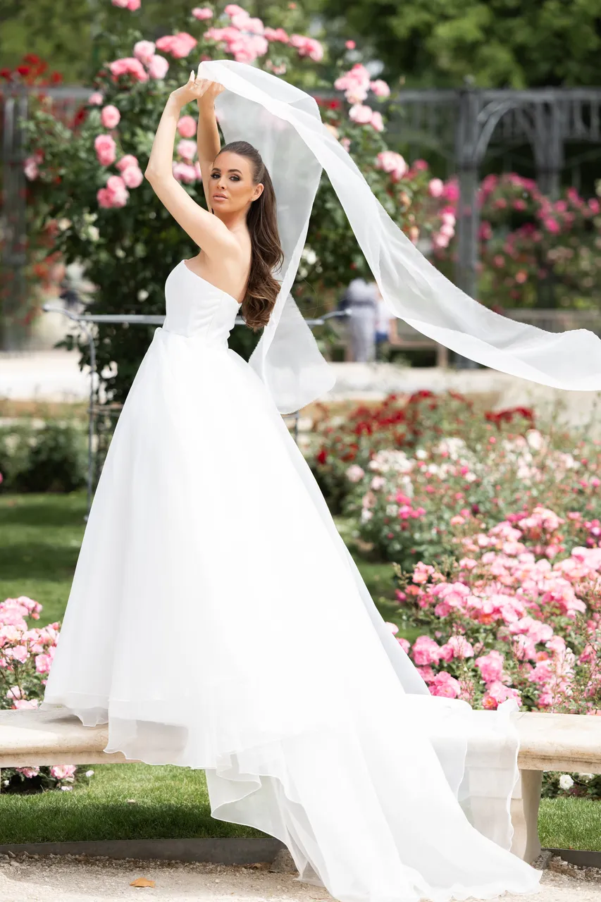 Amara menyasszonyi ruha