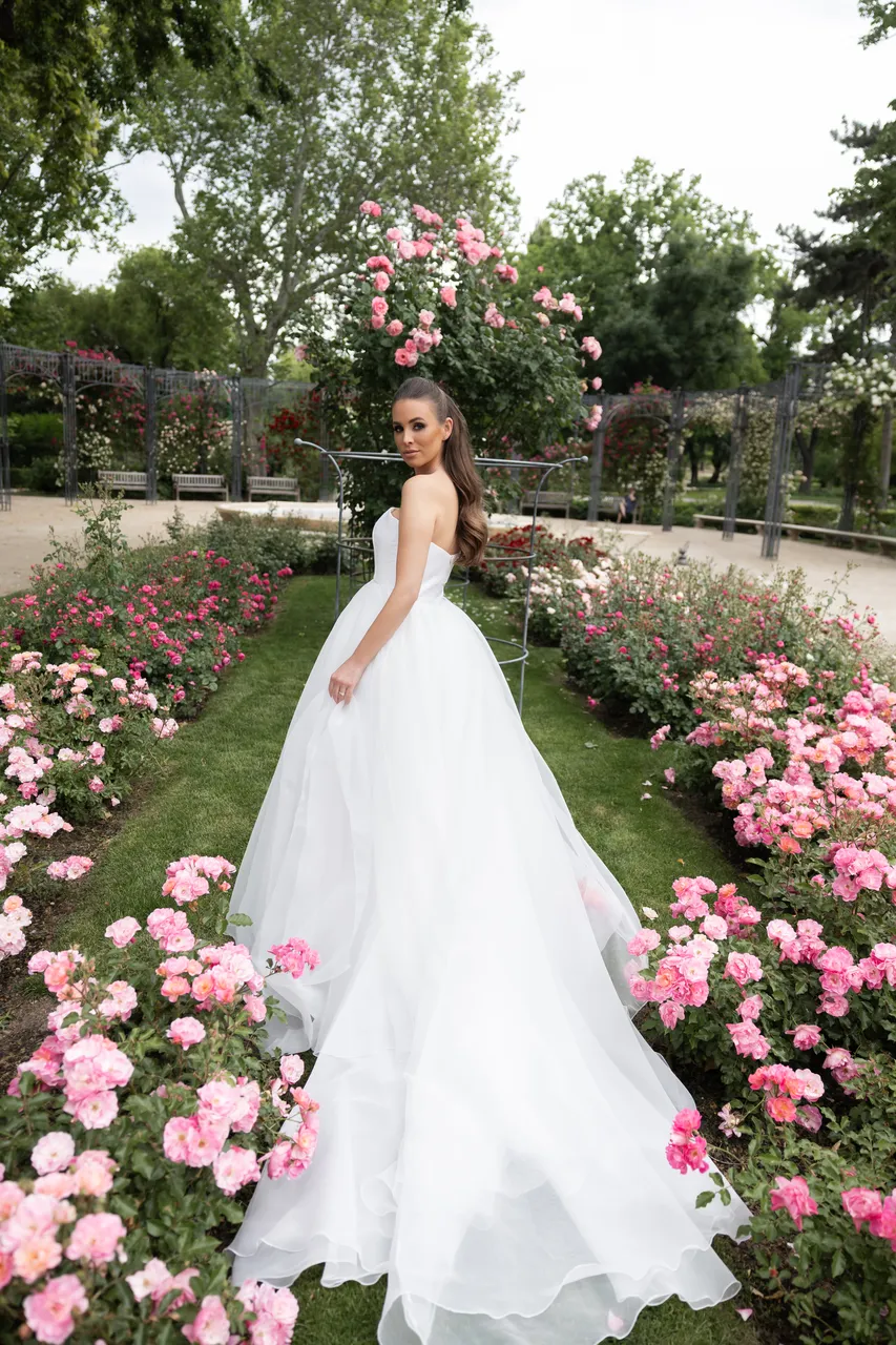 Amara menyasszonyi ruha