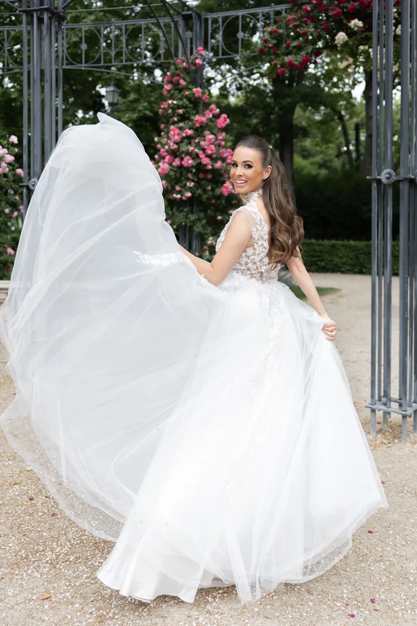 Mirabell menyasszonyi ruha