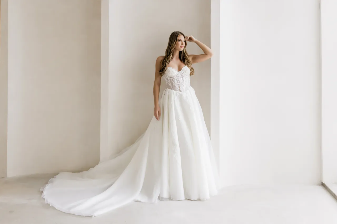 Elisabeth menyasszonyi ruha