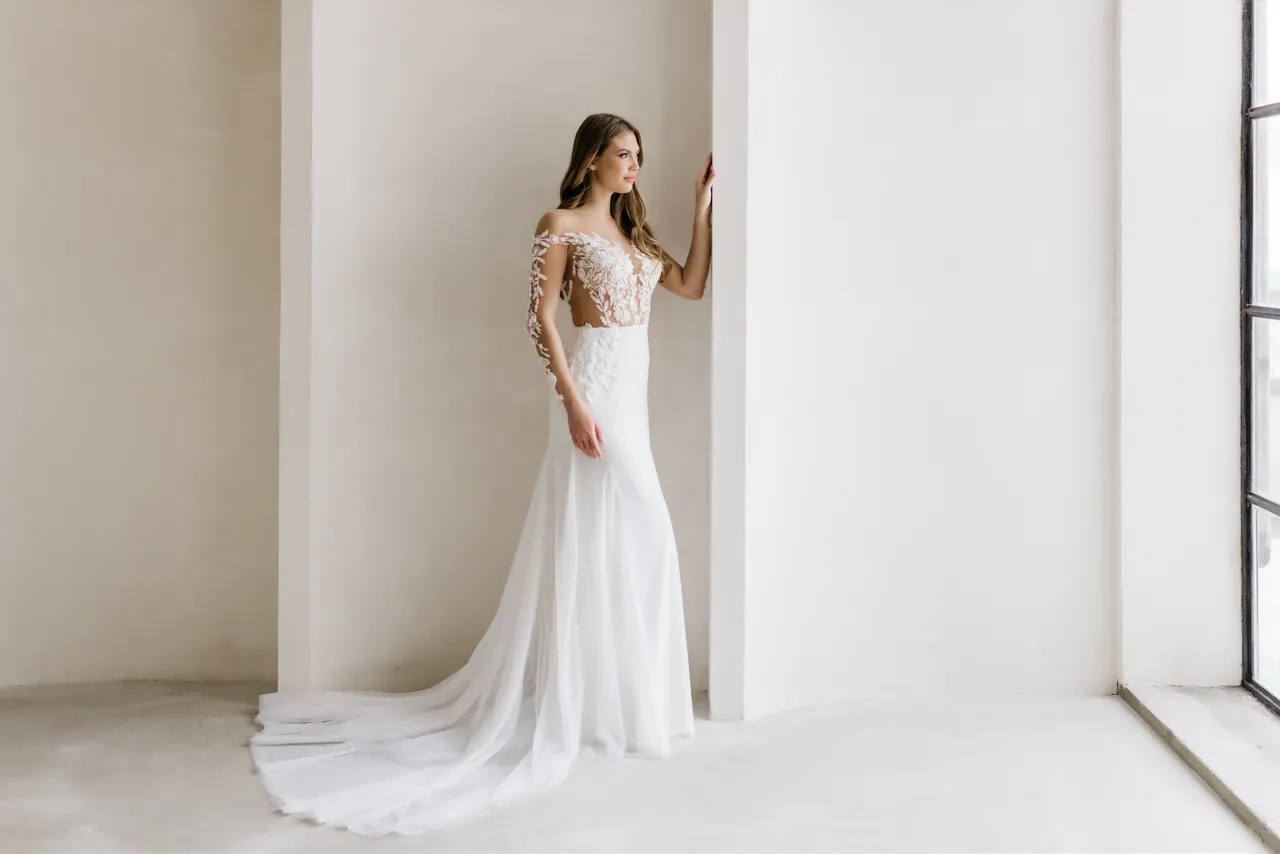Mira menyasszonyi ruha